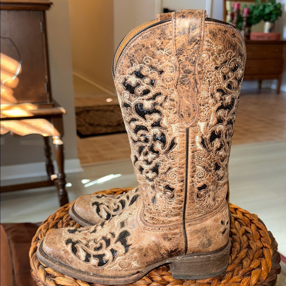Corral Teens Elegant Tan and Black Western Boots Size 2.5 M - Picture 5 of 9